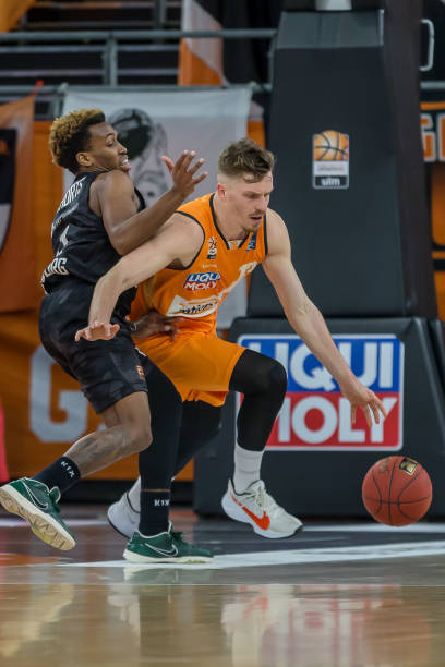 场上表现出 场上表现出